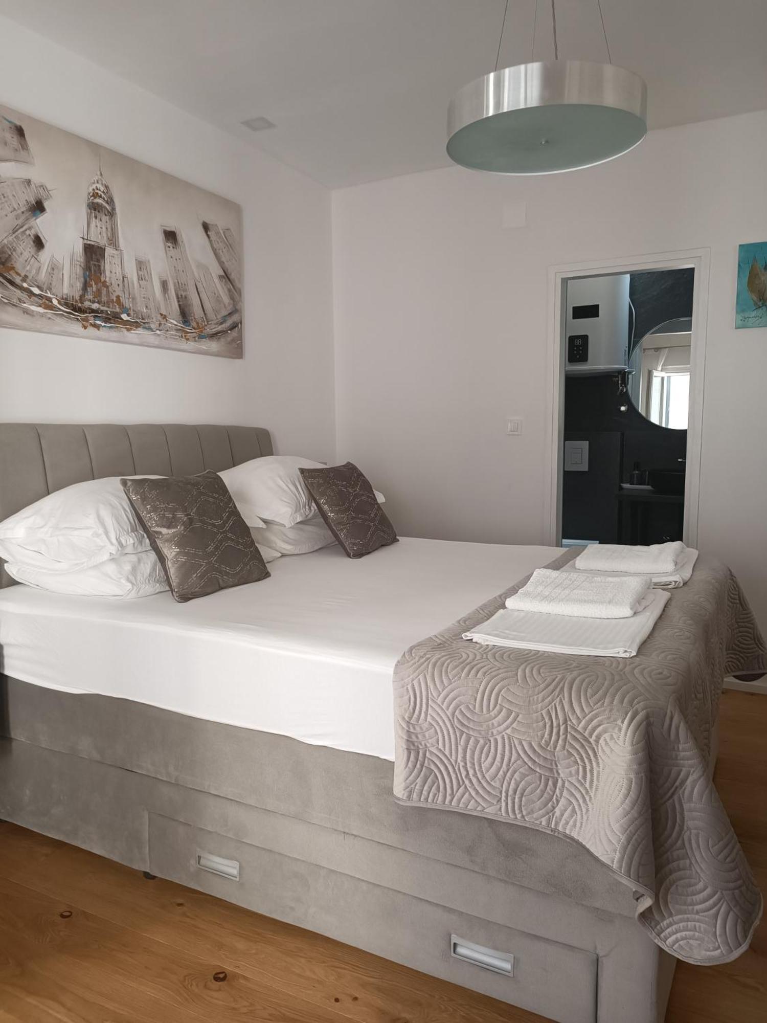 Apartment Golden Sunrise - 4 Ul.Petra Svacica11 Башка-Вода Экстерьер фото