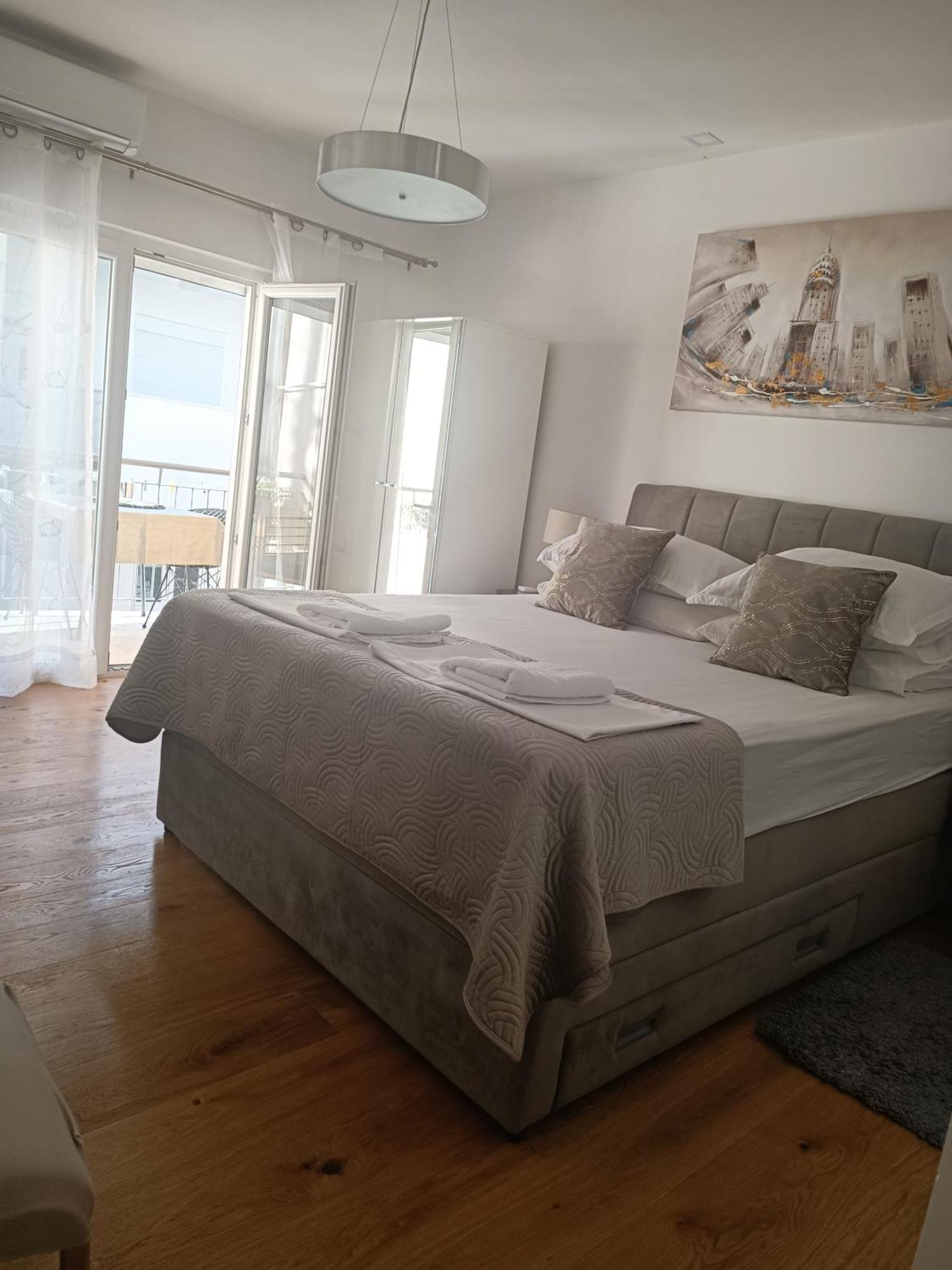 Apartment Golden Sunrise - 4 Ul.Petra Svacica11 Башка-Вода Экстерьер фото